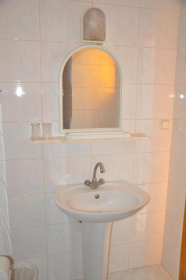 Kahraman Hotel Side Bagian luar foto